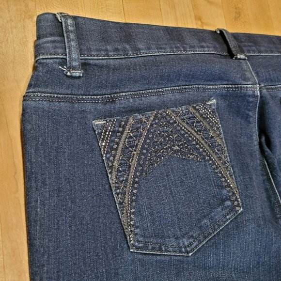 Gloria Vanderbilt All Around Slimming Jean Denim Jordyn Curvy Bootcut Womens 16P - Picture 5 of 8